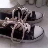 تعدادی کفش سایز ۳۸