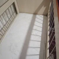 تخت خواب یک نفره