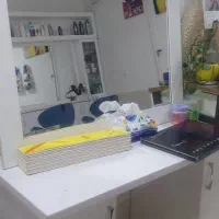 فروش میز و آینه دست دوم|آرایشگاه و سالن‌های زیبایی|کاشان, دشت چال|دیوار