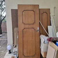 در و ماشین لباس شویی