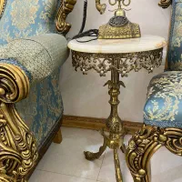 میز گرد برنز ۵ تومن همراه تلفن برنز سالم ۳ تومن