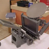 دستگاه ملخی دستی عتیقه|کلکسیون اشیاء عتیقه|رامسر, |دیوار