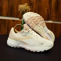 بروکس گاست 15 کتونی سجاد