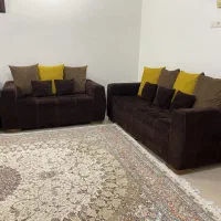 مبل ۷نفره در حد نو و ۳ تا میز (عسلی) کوچیک همراهش