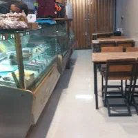 چند همکار جهت شیفت شب آبمیوه بستنی