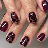 آموزش و خدمات کاشت ناخن