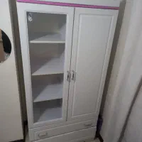 کمد و کتابخوانه نوجوان