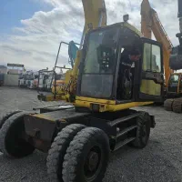 بیل لاستیکی کوماتسو ۱۳۰