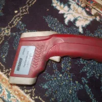 دماسنج لیزری