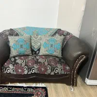 مبل هفت نفره کاملاتمیزهمراه با بوفه و سه عدد عسلی