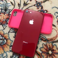 اپل iPhone 8 با حافظهٔ ۶۴ گیگابایت