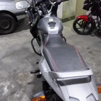 موتور پالس‌۱۸۰ نقره‌ای از همه‌لحاظ‌اوکبه