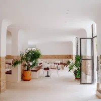 استخدام کمک آشپز و ساندویچ زن شیفت صبح و شب