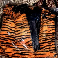 شومیزنوتن نخورده هدیه بودکسی نیازداشت بیادببره