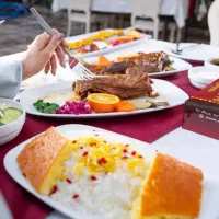 استخدام صندوقدار  و نیروی کار در رستوران کوروش