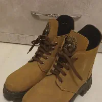 بوت ساق دار|کیف، کفش، کمربند|صدرا-فارس, فاز ۱|دیوار