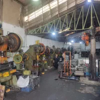 کارگر پرسکار و ساده