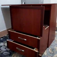 میز خیاطی و لوازم التحریر