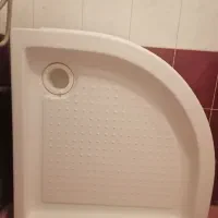 زیر دوشی حمام