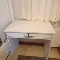 میز تحریر سفید