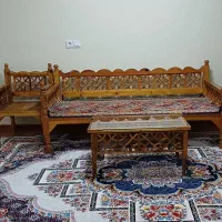 تخت سنتی چهار نفره با قالیچه و صندلی و جلومبلی