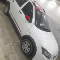 کوئیک سفید R بی رنگ