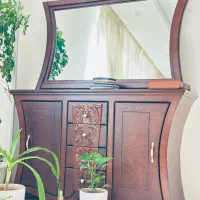 آیینه و کنسول