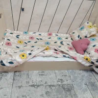 دو عدد تخت نوجوان تمیز با کفی یک تکه|تخت و سرویس خواب|نجف‌آباد, طالقانی|دیوار