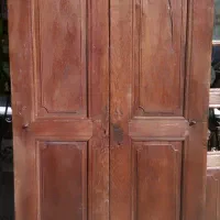 درب قدیمی|کلکسیون اشیاء عتیقه|بوشهر, |دیوار