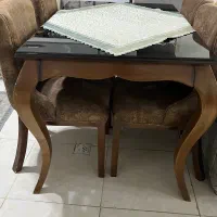 میز غذاخوری در حد نو