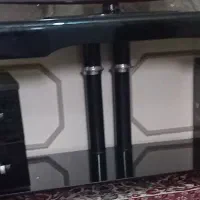 میز تلویزیون  شیشه‌ای