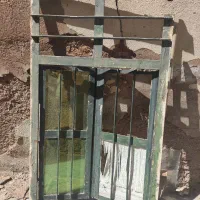 پنجره سالم ضخیم سنگین بدون زنگ زدگی|مصالح و تجهیزات ساختمان|شیراز, شاهچراغ|دیوار