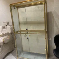 ویترین شیشه‌ای با فریم فلزی طلایی|بوفه، ویترین، کنسول|شیراز, قدوسی غربی|دیوار