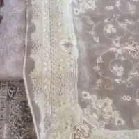 یک جفت فرش کرمی