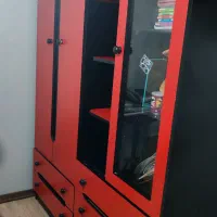 کمد نوجوان و جالباسی