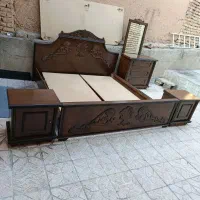 یک دست تخت خواب دو نفره ویک دست تخت خواب تک نفره