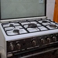 گاز پنج شعله . فر دار . سالم