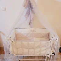 تخت و گهواره کنار مادر در حد نو|تخت و صندلی بچه|تهران, ابوذر|دیوار