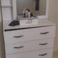 میز توالت و آرایشی