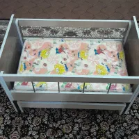 تخت وگهواره نوزاد