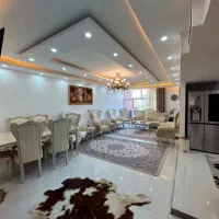 دو خوابه/نما رومی /نوساز /هایگلاس