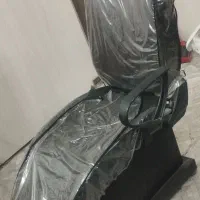 صندلی و لوازم آرایشی