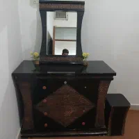 دراور همراه با اینه صندلی