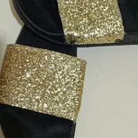 کفش وصندل|کیف، کفش، کمربند|دوگنبدان, |دیوار