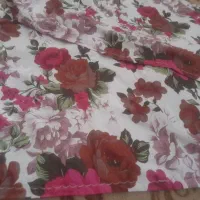 روبالشتی|رختخواب، بالش، پتو|قروه, |دیوار