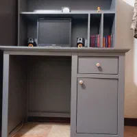 میز تحریر و کامپیوتر در حد نو