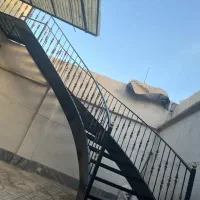 طراحی و ساخت انواع پله فلزی