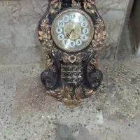 مقداری کفش و لوازم خونه و اسباب بازی