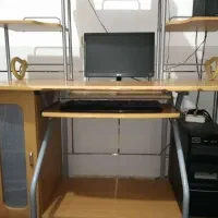 میز کامپیوتر تمیز و سالم در حد نو|میز تحریر و کامپیوتر|شهرضا, |دیوار