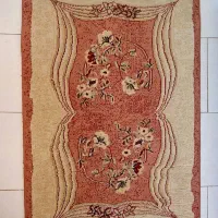 فرش و دو عدد پادری رنگ کرم صورتی